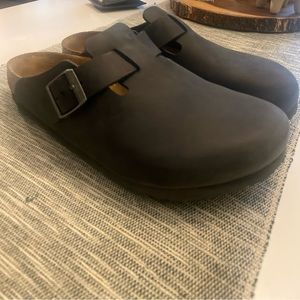 Black leather Boston Birkenstocks